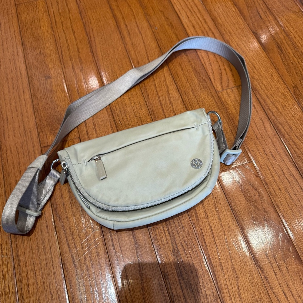 Lululemon Light Green All Night Festival Bag Micro 2L